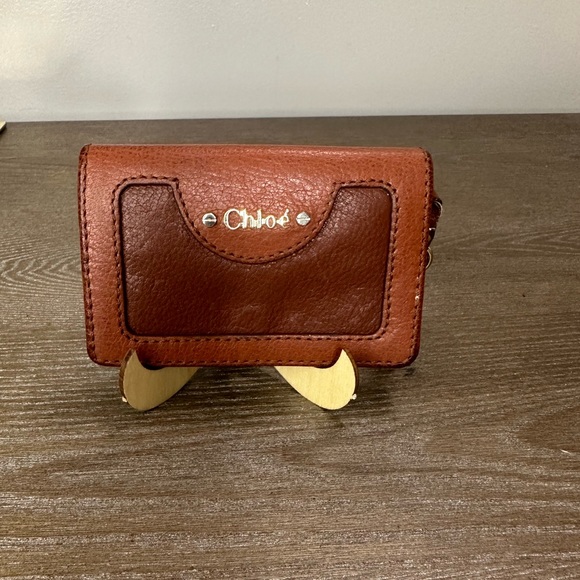Chloe Key Holder - Picture 1 of 12